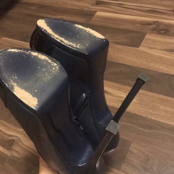 Yves Saint Lauren Blue Navy Platform Ankle Booties. - Picture 8 of 8